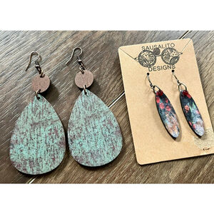 Lightweight wooden earrings NWOT 2 pairs